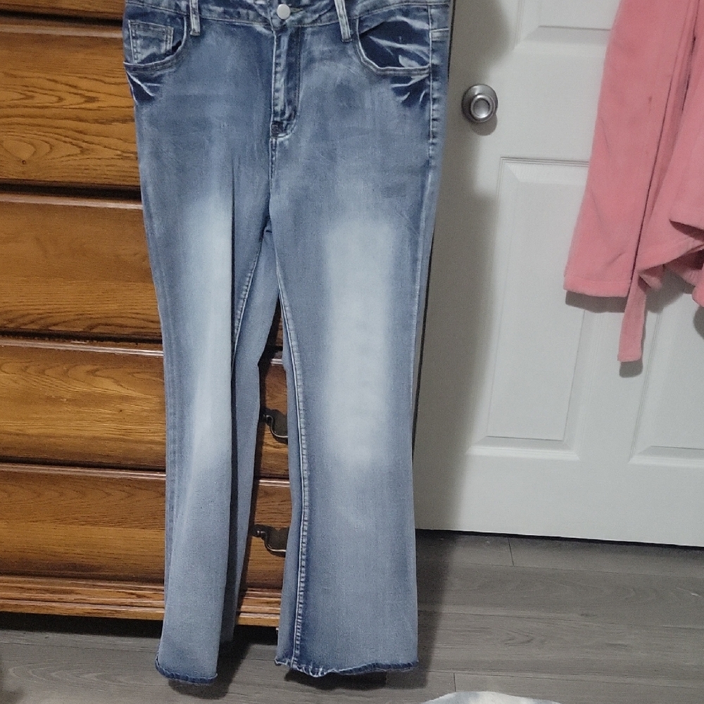 Light Wash Women's Jeans - Casual Straight Leg